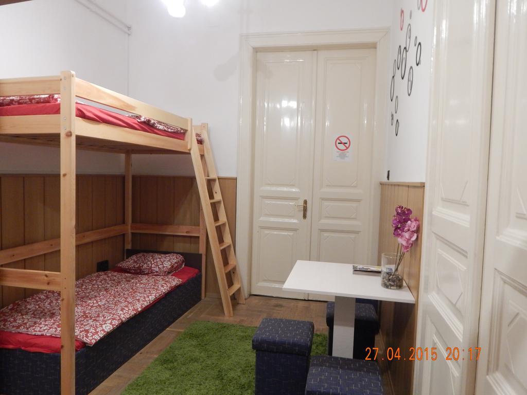 Violet Hostel Budapest Zimmer foto